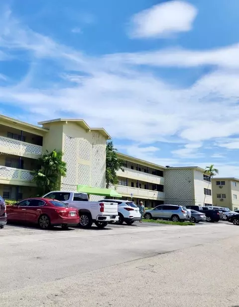 11960 NE 19th Dr #3, North Miami, FL 33181