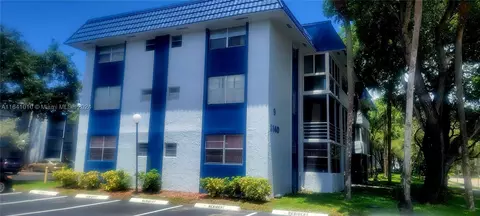 3140 Holiday Springs Blvd #9-106, Margate, FL 33063