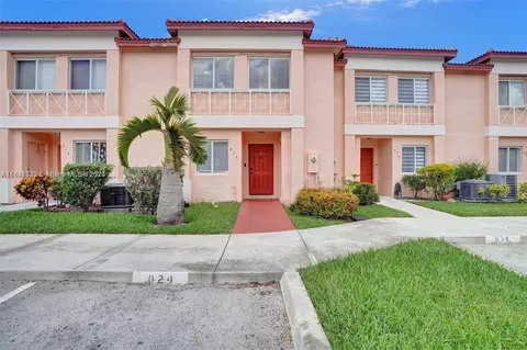 824 NW 208th Dr, Pembroke Pines, FL 33029
