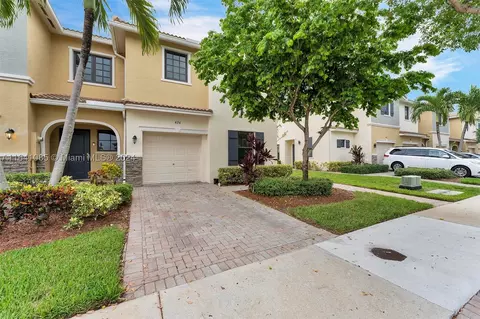 434 NE 194th Ter, Miami, FL 33179