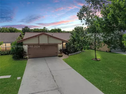 1731 NW 97th Ter, Coral Springs, FL 33071