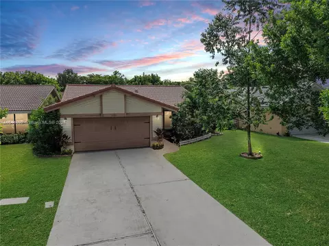 1731 NW 97th Ter, Coral Springs, FL 33071