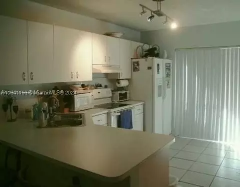 3554 W 80th St #102-46, Hialeah, FL 33018