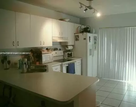 3554 W 80th St #102-46, Hialeah, FL 33018