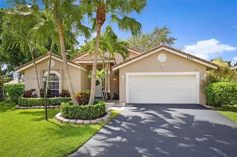 4851 NW 103rd Dr, Coral Springs, FL 33076