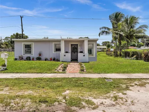 2440 NW 155th Ter, Miami Gardens, FL 33054