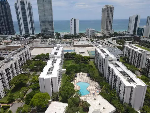 17021 N Bay Rd #206, Sunny Isles Beach, FL 33160