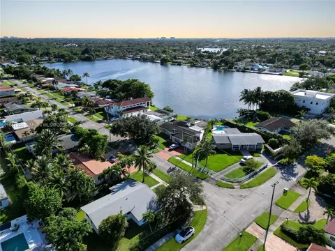 21341 NE 25th Ct, Miami, FL 33180