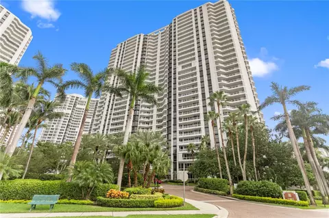 21055 Yacht Club Dr #1805, Aventura, FL 33180