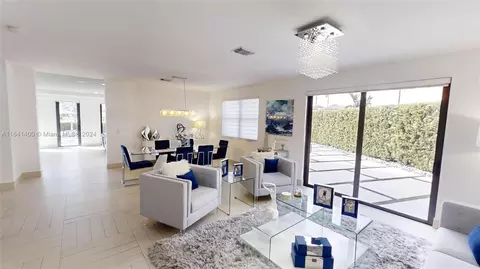 9910 NW 88th Ter, Doral, FL 33178
