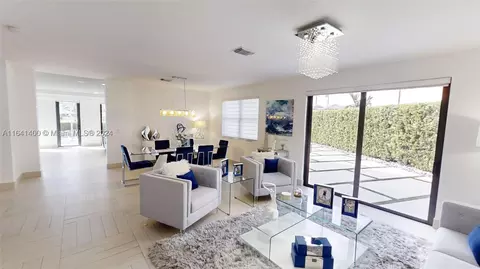 9910 NW 88th Ter, Doral, FL 33178
