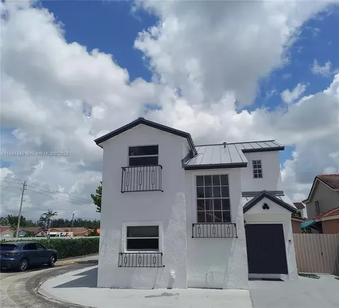 12689 NW 9th Ln, Miami, FL 33182