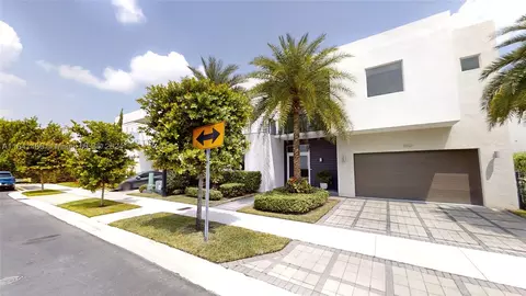 10101 NW 77th St, Doral, FL 33178