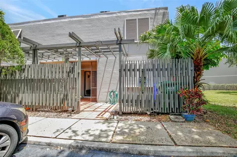 1431 NW 112th Ter, Pembroke Pines, FL 33026