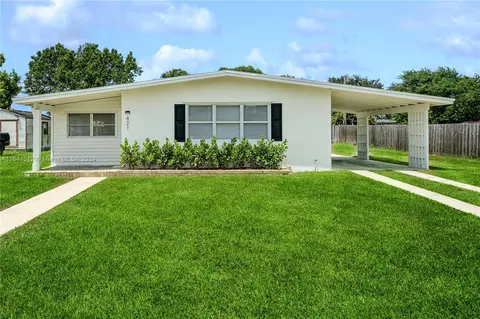 421 SE Solaz Ave, Port Saint Lucie, FL 34983
