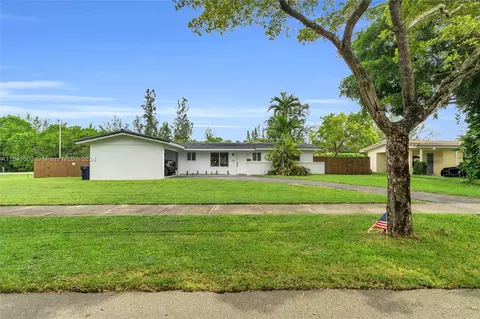 Exterior - 1295 Thrush Ave, Miami Springs, FL 33166 photo 3 of 7