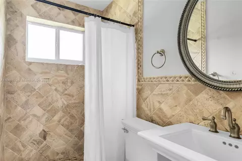 Bath - 1295 Thrush Ave, Miami Springs, FL 33166 photo 1 of 2