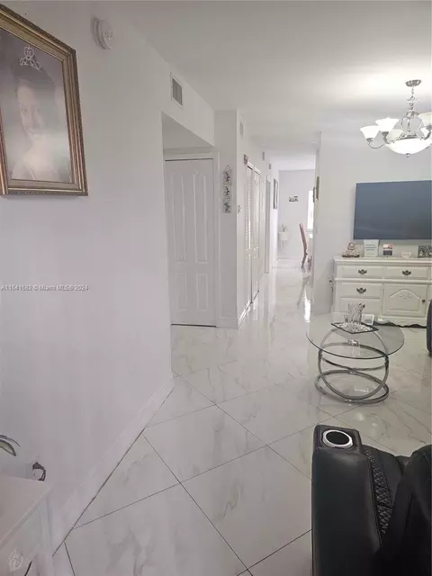 4677 NW 9th St #103, Miami, FL 33126