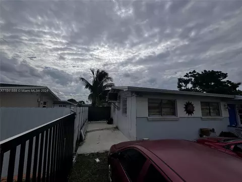 4600 W 8th Ave, Hialeah, FL 33012 photo 2