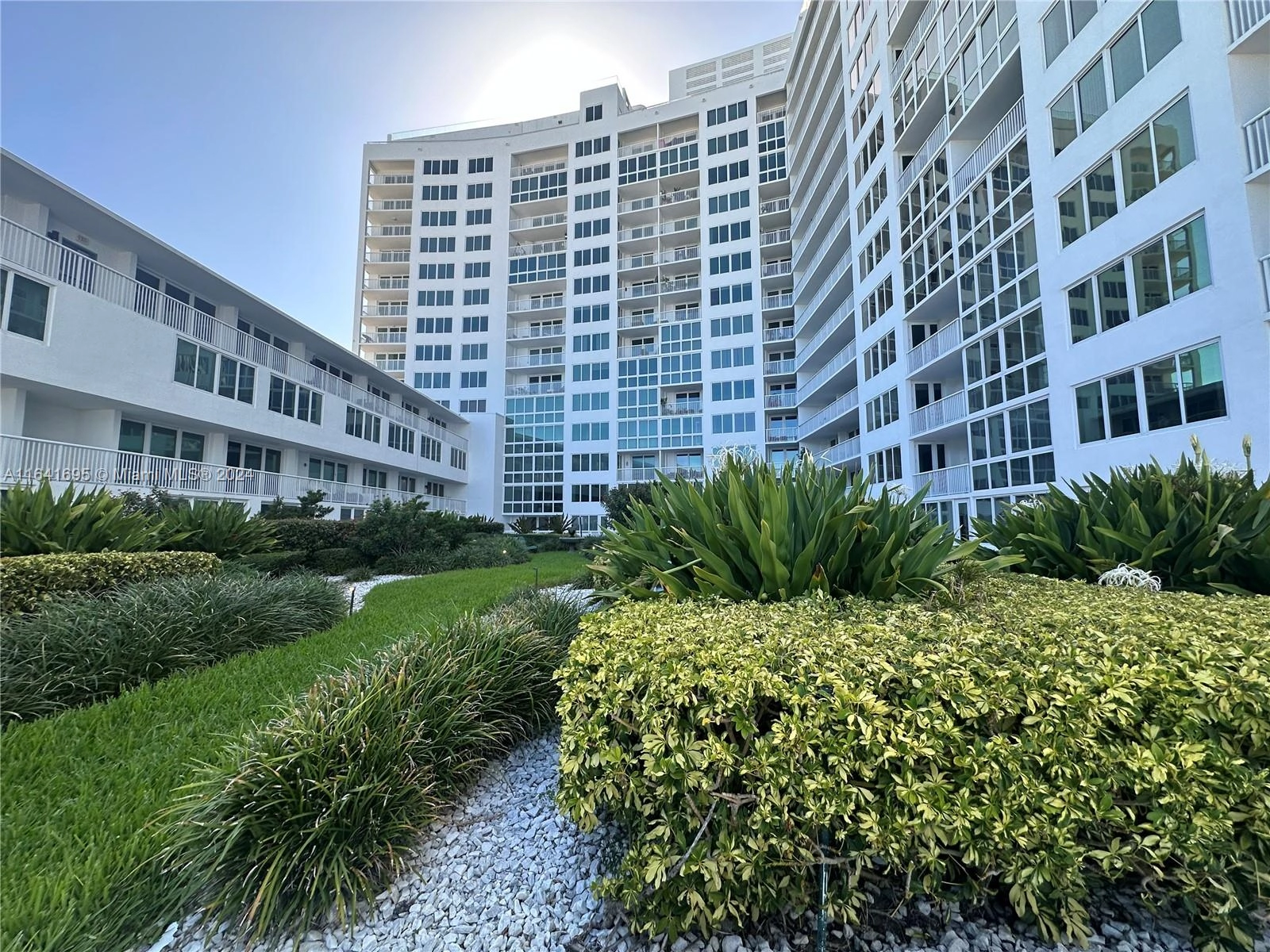 5401 Collins Ave Unit 1513  