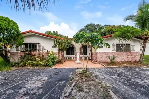 2575 NW 82nd Ter, Coral Springs, FL 33065