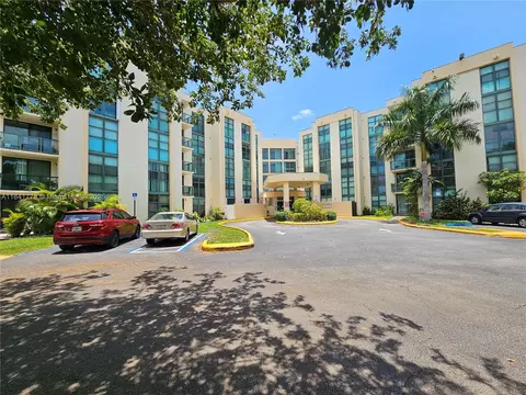 2075 SW 122nd Ave #308, Miami, FL 33175
