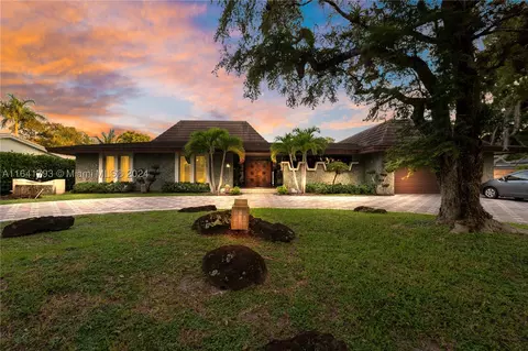 5860 SW 8th St, Plantation, FL 33317