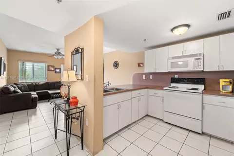 55 E 4th St #207, Hialeah, FL 33010 photo 6