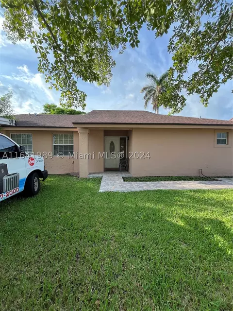 12224 SW 210th St, Miami, FL 33177