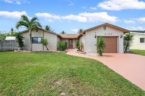 9186 SW 2nd St, Boca Raton, FL 33428