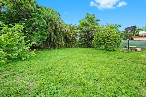 Exterior - 237 Florida Ave, Miami Springs, FL 33166 photo 6 of 6