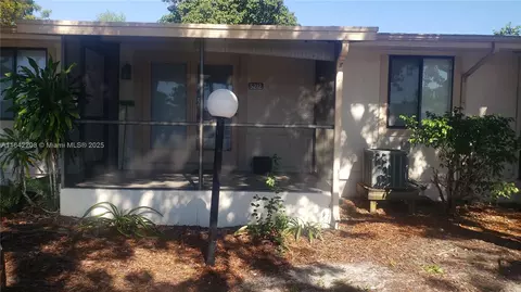 5212 Treetops Dr #B-4, Naples, FL 34113 photo 1