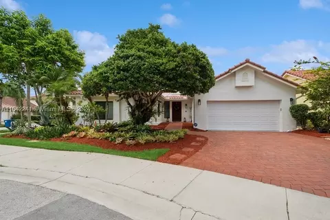 1047 Laguna Springs Dr, Weston, FL 33326