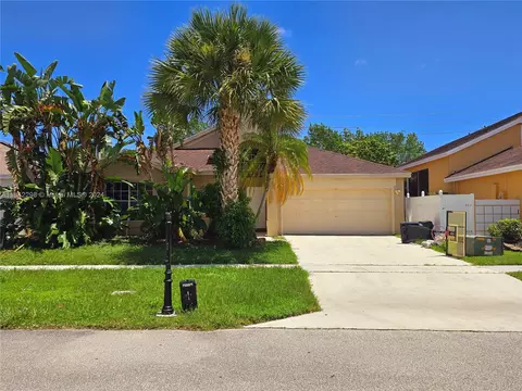 9362 Aegean Dr, Boca Raton, FL 33496