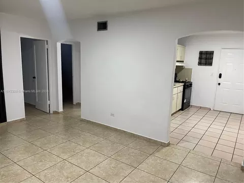 850 E 17th St, Hialeah, FL 33010 photo 8