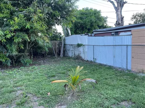 850 E 17th St, Hialeah, FL 33010 photo 18