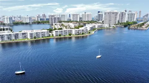 3000 Marcos Dr #P511, Aventura, FL 33160