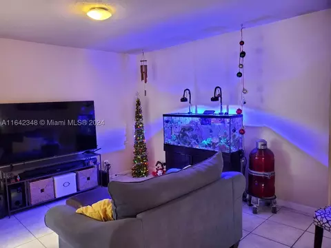 4732 SW 33rd Ave #102, Fort Lauderdale, FL 33312