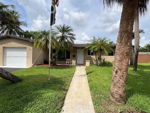 2260 NW 82nd Way, Pembroke Pines, FL 33024
