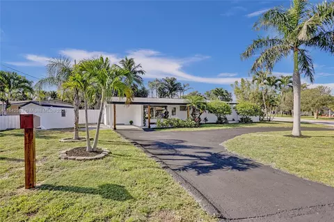 1100 NE 3 St, Pompano Beach, FL 33060