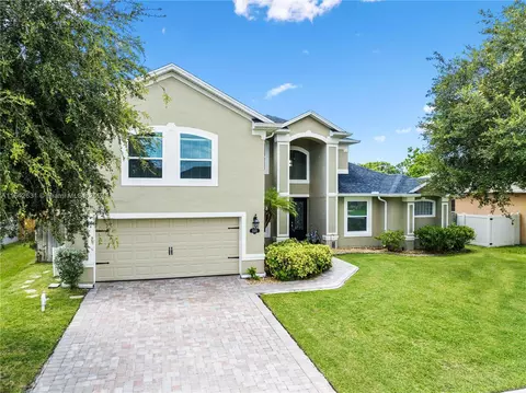 555 Hiking Trl, West Melbourne, FL 32904
