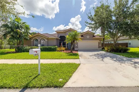 Exterior - 2915 Fairways Dr, Homestead, FL 33035 photo 1 of 6