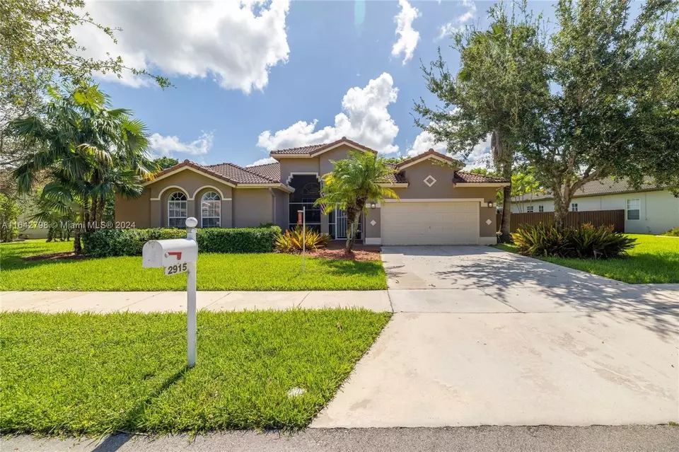 Exterior - 2915 Fairways Dr, Homestead, FL 33035 photo 1 of 6