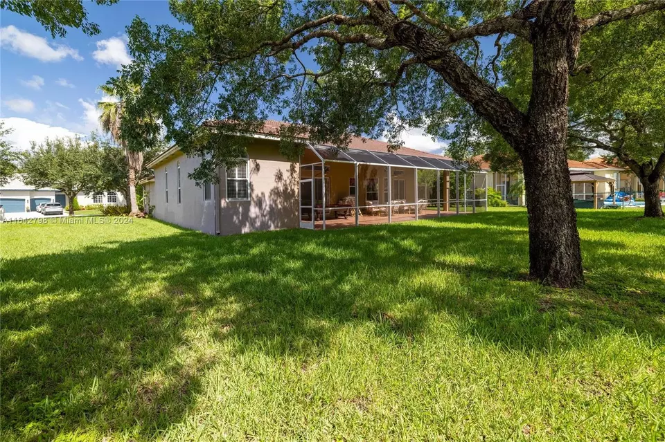 Exterior - 2915 Fairways Dr, Homestead, FL 33035 photo 4 of 6