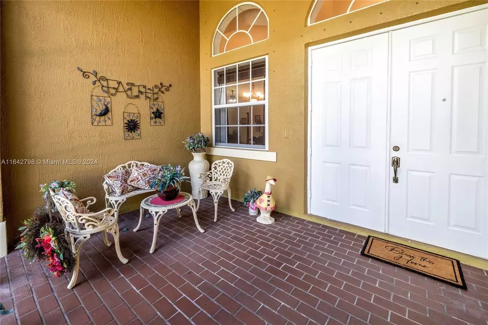 Exterior - 2915 Fairways Dr, Homestead, FL 33035 photo 2 of 6