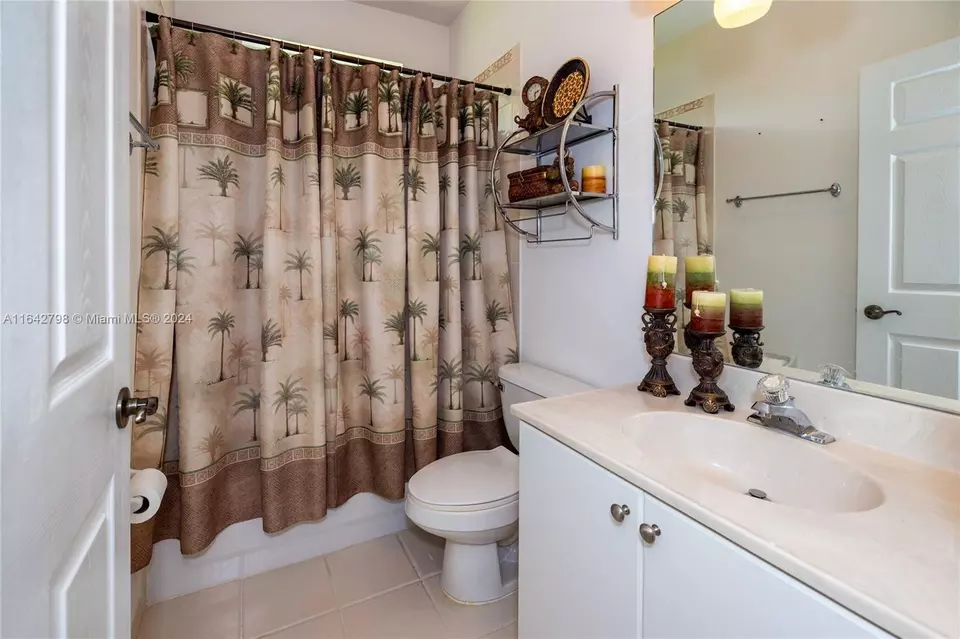 Bath - 2915 Fairways Dr, Homestead, FL 33035 photo 1 of 6