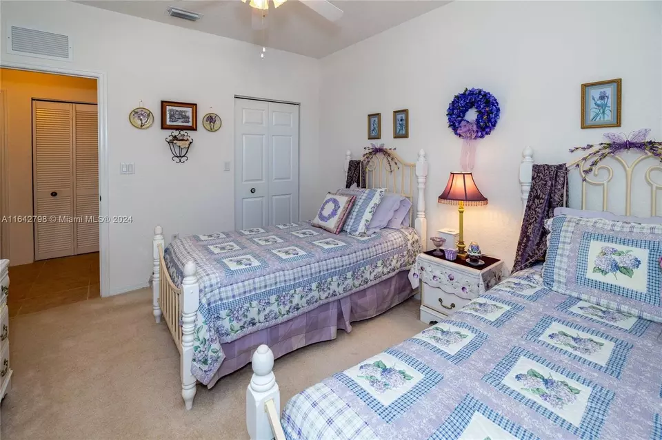 Bedroom - 2915 Fairways Dr, Homestead, FL 33035 photo 2 of 6