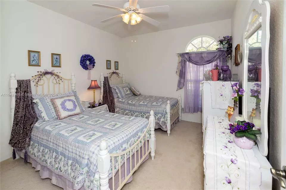 Bedroom - 2915 Fairways Dr, Homestead, FL 33035 photo 4 of 6