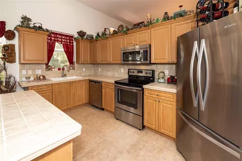 Kitchen - 2915 Fairways Dr, Homestead, FL 33035 photo 1 of 4