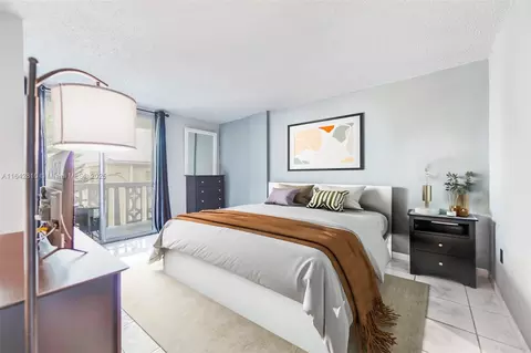 1020 Meridian Ave #212, Miami Beach, FL 33139